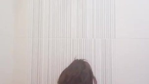 Culito latino en la ducha