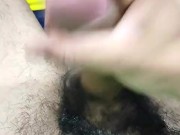 Bati uma punheta no banheiro 10/16