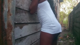 AMATEUR MILF TIP BY WIFE HUSBAND TO SEDUCE HIM OUTSIDE BEFORE WORK