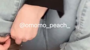 【ブーツが脱げず友達の家の玄関でおもらし】#omorashi #peeaccident #desperation wetting #pee desperation