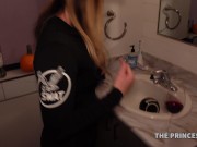 I gave my Tinder date a facial at the Halloween party 1/16