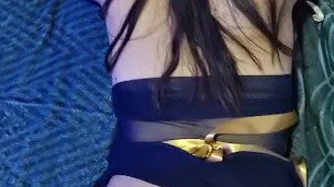 Me monta hasta q me da su leche el novio de mi mom