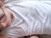 she sucks me when she wakes up and I cum on her t-shirt 9/16