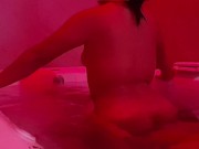 Te encantará el final, me convencen mi primera vez en el jacuzzi.