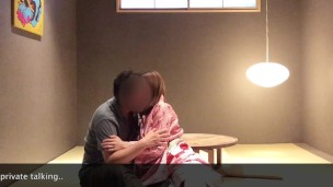 人気キャラのコスプレをさせて和室でドッキング