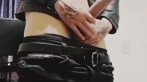 Masturbándome en video para que mi chica lo vea