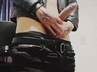 Masturbándome en video para que mi chica lo vea