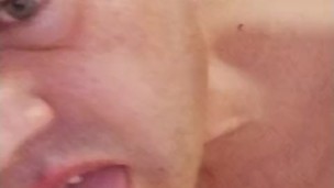 Abspritzen und Sperma auflecken