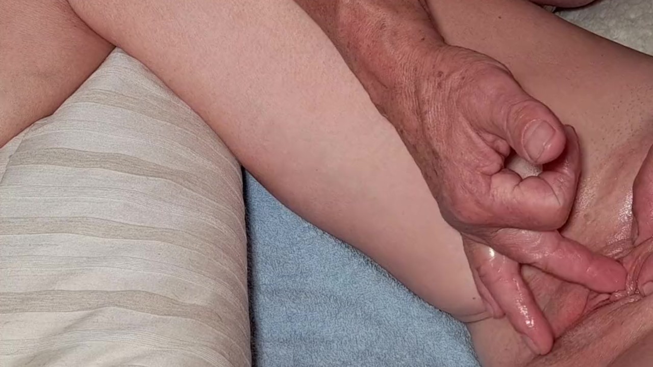 Муж Дрочит Пизду Пальцами