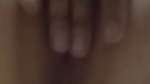 Mandy, Moviendo mi culo en lencería roja y medias