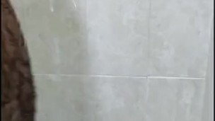 Only Skinny take a shower