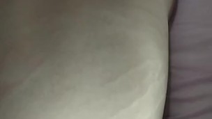 Esposa infiel se escapa con su amante al motel a disfrutar su enorme polla