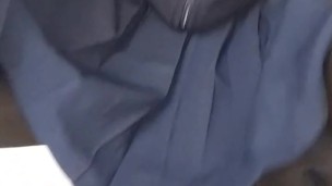 ノーパン黒タイツの状態でお漏らししちゃった女装男子