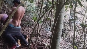 ME ESCAPE DE CASA PARA FOLLARME UN JORNALERO EN EL CAMPO