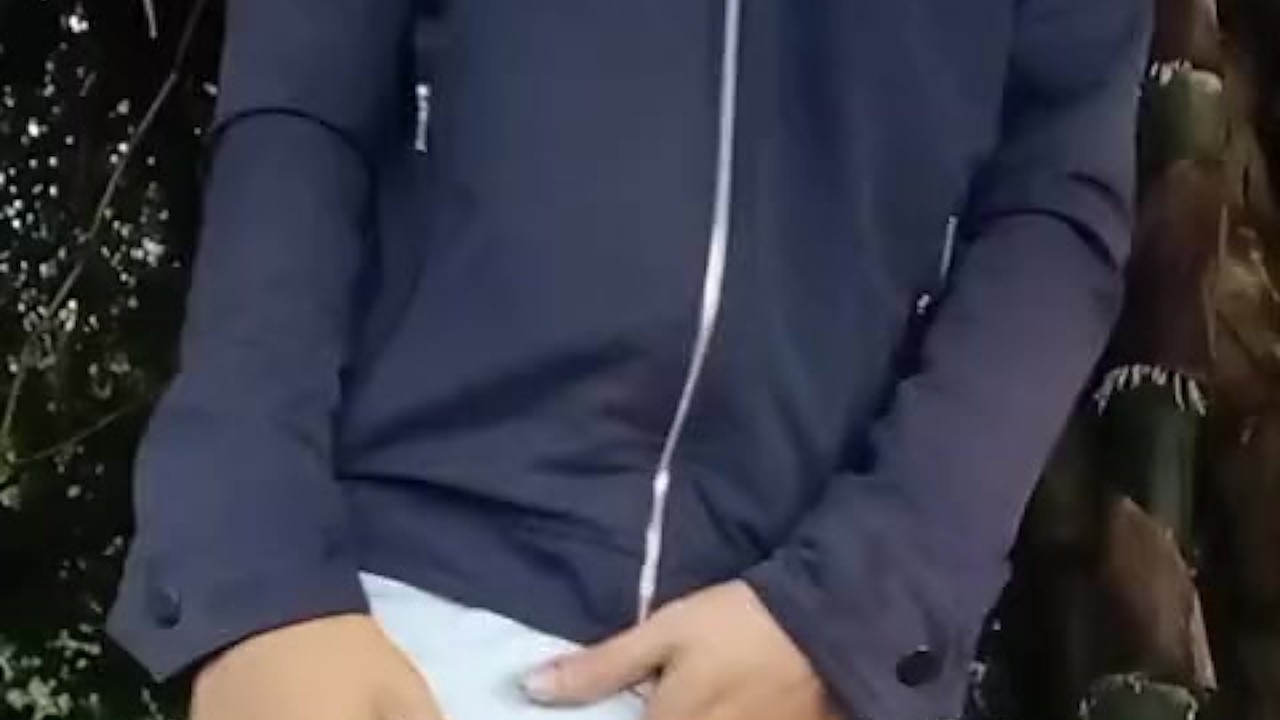 Pinoy Masturbates at Neighbours Garden - I get caught many times 🤭 - Darmowe seks wideo - RedTube