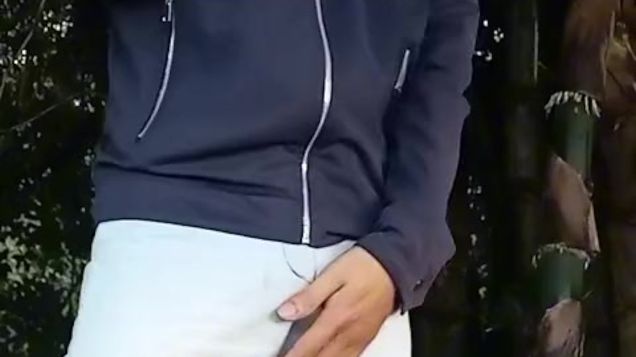 Pinoy Masturbates at Neighbours Garden - I get caught many times 🤭 - Darmowe seks wideo - RedTube
