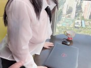 清纯秘书为升职加薪主动献身老板~落地窗前被爆操内射！ 看桃桃完整版视频请关注推特入群哦~ 6/16