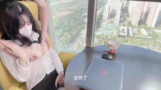 清纯秘书为升职加薪主动献身老板~落地窗前被爆操内射！ 看桃桃完整版 ...