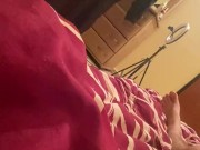 سعوديه قحبه تخون زوجها مع اي واحد عشان بتعشق الزبونيك - Screenshot 6 of 16 - HD