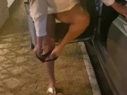 Casada mostrando a buceta no carro 5/16