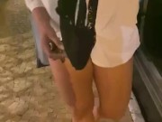 Casada mostrando a buceta no carro 7/16