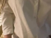 Casada mostrando a buceta no carro 8/16