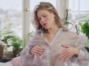 WOWGIRLS Beautiful Ukrainian model Diana Heaven playing with her pussy in front of the camera 1/16