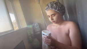 VANILLA FAITH SHOWERING