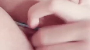 Jugando un poco con mi conchita mojadita!!😋🔥🔥