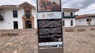 Oh si, qué rico!! Anatomía lesbica en un museo