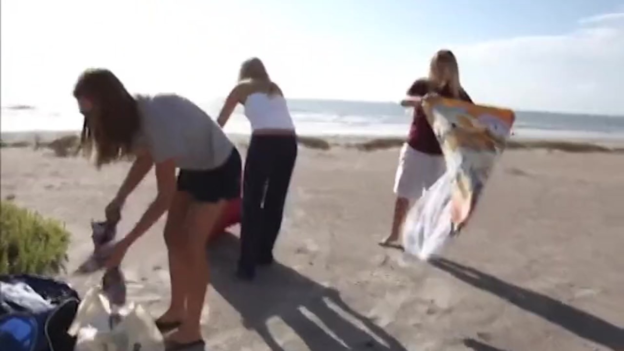 Topless teens get wet - RedTube