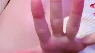 Assista minha buceta molhada em ação sensual