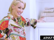 Eat My Pussy While You're Stuck! 2/16