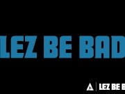 Horny Girl Fucks Her Sexy Naked Neighbor 1/16