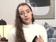 Ersties - Medea lässt sich von der Energie ihres Kristalldildos zum Höhepunkt bringen 13/16