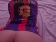 PAGANDO APUESTA - mi mejor amiga BARCELONISTA paga apuesta al perder EL CLASICO 1/16