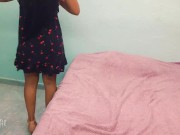 le duele la espalda y me pide un masaje pero terminamos cogiendo delicioso - POV 1/16