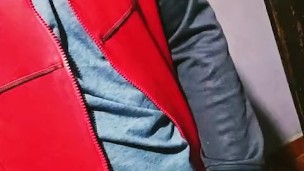 Rica y rápida jalada de verga en la recámara.