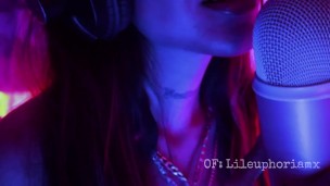 RELATO #9 Encuentro lésbico en la oficina