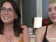 Ersties - Lias und Birgits lustvolle Spiele mit Analplug und Analkugeln 7/16