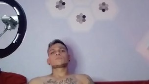 Mientras trasmito me grabo un buena paja