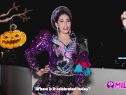 Milf cachonda decide ir a mi apartamento y no a su fiesta de Halloween - Gatidiosa 5/16