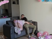 Festejo mi cumpleaños y de regalo me dan pija y leche. Ft. LuenOk 4/16