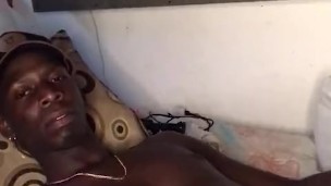 BCC COLOMBIANO MASTURBANDOSE HASTA CORRERSE GIMIENDO DE PLACER