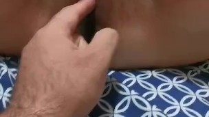 Me masturbo y tengo un orgasmo muy rico mientras me desean