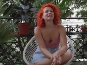 Ersties - Heiße Dildo-Action auf einem Berliner Balkon mit Helena 11/16