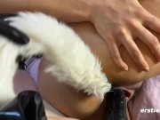 Ersties - Kätzchen July wird von Flora in einer heißen BDSM-Sitzung mit Strap-on gefickt 15/16