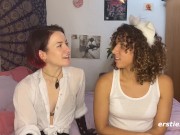 Ersties - Kätzchen July wird von Flora in einer heißen BDSM-Sitzung mit Strap-on gefickt 9/16