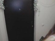 ГОЛОДНАЯ СОСЕДКА зашла на секс после тяжёлого дня 1/16