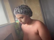 Taking a shower - Screenshot 1 of 16 - HD
